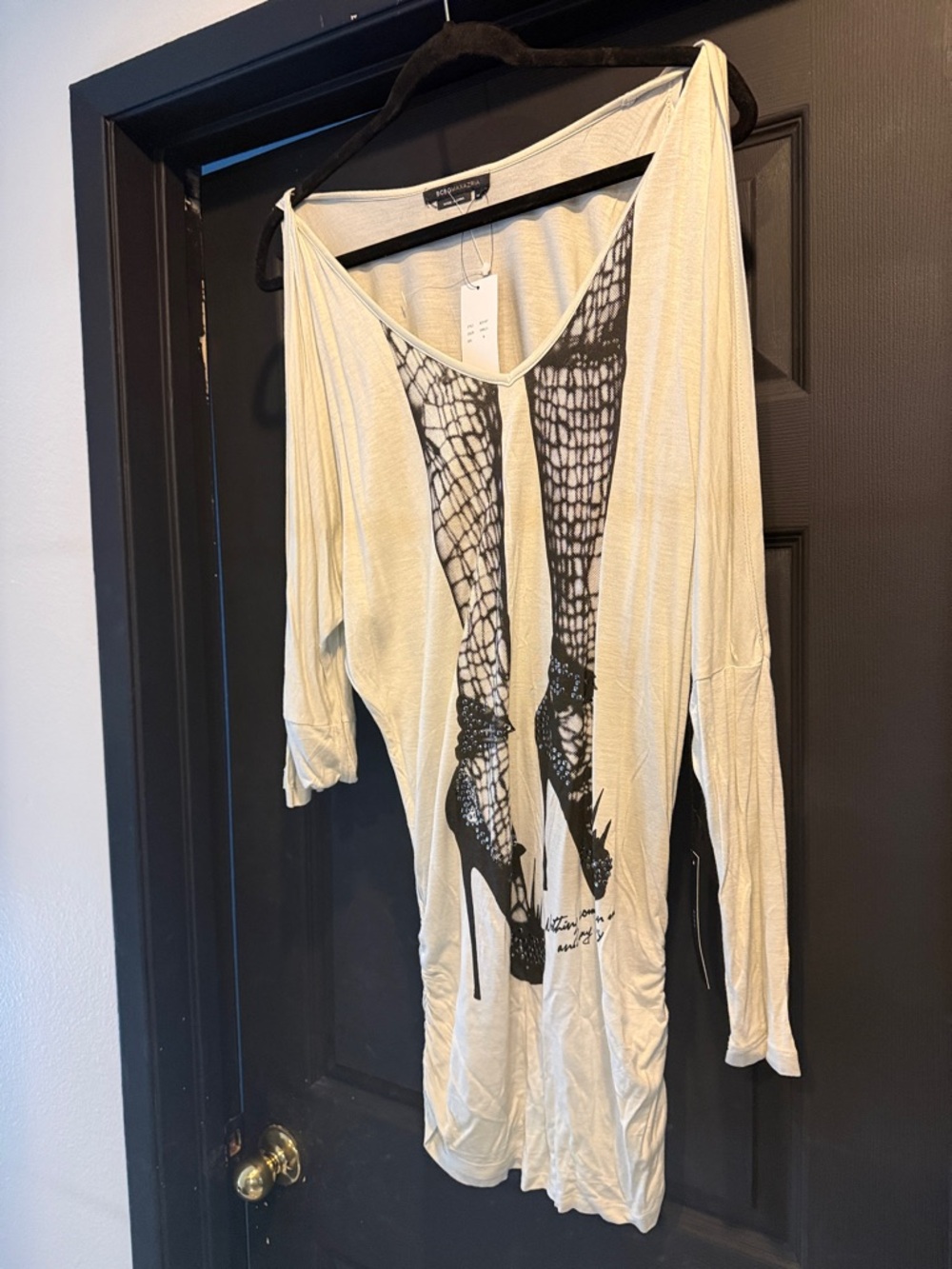 BCBGMaxAzria Cream Long-Sleeve Tunic with Black Graphic